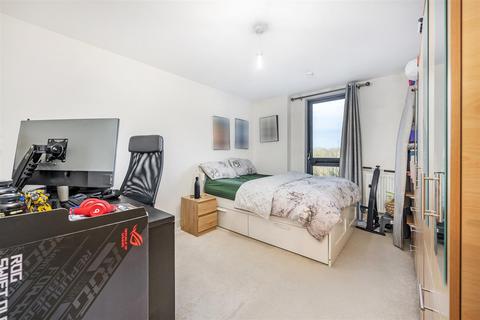 2 bedroom flat for sale, Nobel Close, London