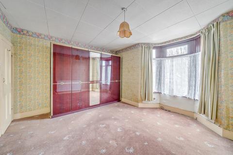 3 bedroom end of terrace house for sale, Norfolk Road, Romford RM7