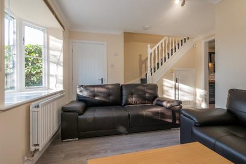 4 bedroom house share to rent, Chervil Close