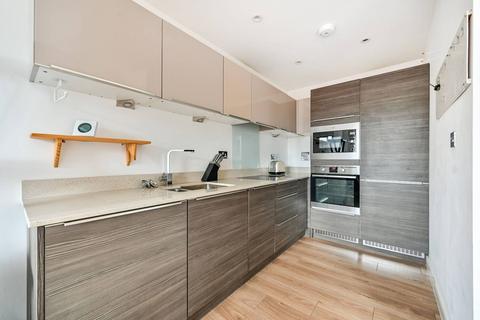 1 bedroom flat for sale, Sovereign House, Twickenham, TW1