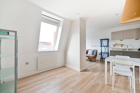 1 bedroom flat for sale, Sovereign House, Twickenham, TW1