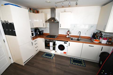 2 bedroom apartment for sale, Kenyon Way, Langley, Berkshire, SL3