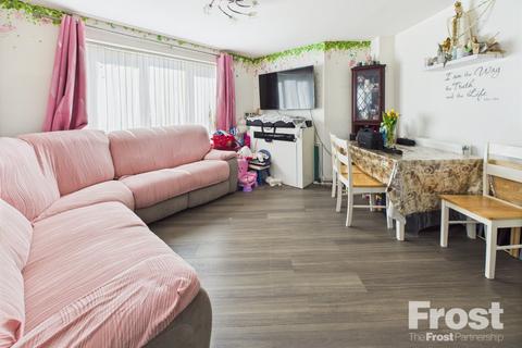 Flat 2, 1 Kenyon Way, Slough, SL3 8AL