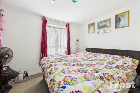 Flat 2, 1 Kenyon Way, Slough, SL3 8AL