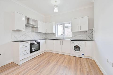 2 bedroom flat to rent, Uxbridge Road, Shepherd's Bush, London, W12