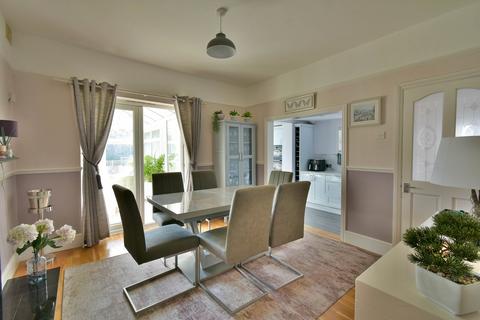 2 bedroom flat for sale, Collington Avenue, Bexhill-on-Sea, TN39