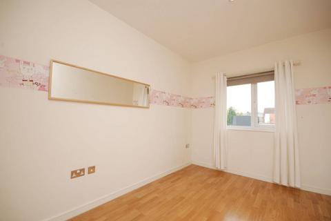 2 bedroom flat to rent, Britannia Road, Surbiton, KT5