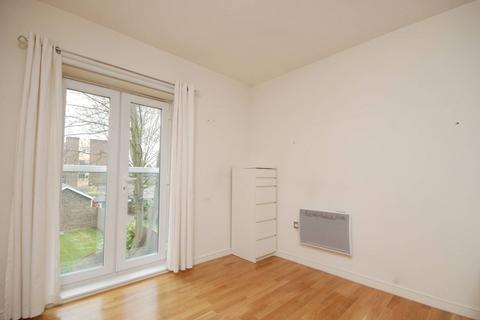 2 bedroom flat to rent, Britannia Road, Surbiton, KT5