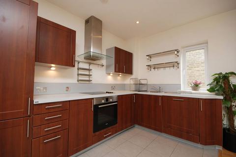 2 bedroom flat to rent, Britannia Road, Surbiton, KT5