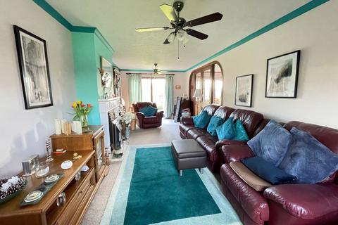 6 Crag View, Thurgoland, Sheffield, S35 7BW