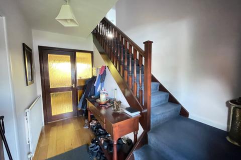 6 Crag View, Thurgoland, Sheffield, S35 7BW