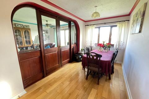 6 Crag View, Thurgoland, Sheffield, S35 7BW