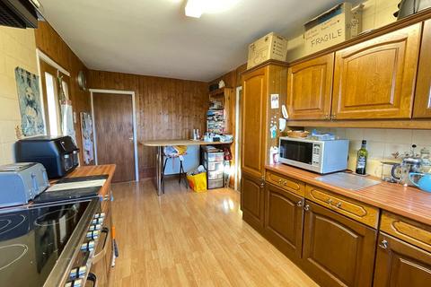 6 Crag View, Thurgoland, Sheffield, S35 7BW