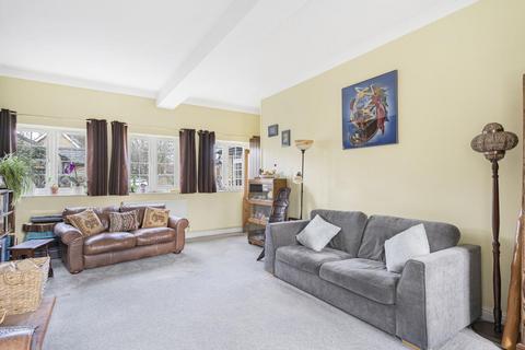 3 bedroom character property for sale, Manor Yard, Fringford, Bicester