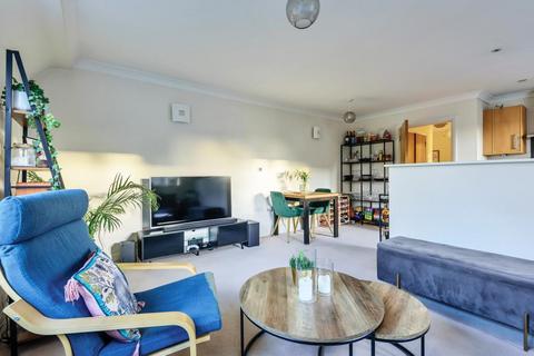 2 bedroom flat for sale, Newbury,  Berkshire,  RG14