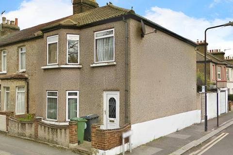 4 bedroom end of terrace house to rent, Pretoria Avenue, Walthamstow, E17 6JX