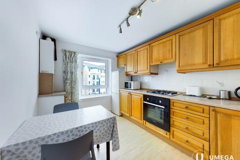 4 bedroom apartment to rent, Holyrood Road, Holyrood, Edinburgh, EH8