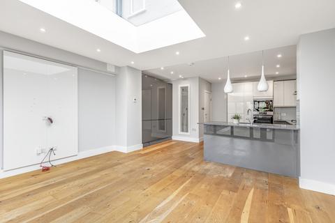 12 Blakes Terrace, New Malden, KT3 6ET