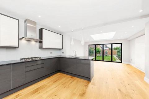 12 Blakes Terrace, New Malden, KT3 6ET