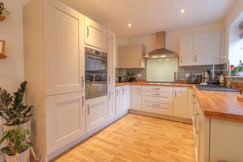 4 bedroom detached house for sale, Marigold Crescent, Shepshed, LE12