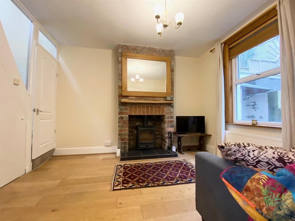 Living room 2.jpg