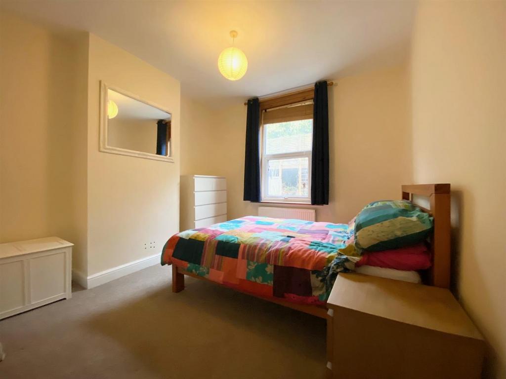 Bedroom 1.jpg