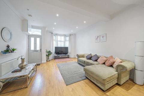 3 bedroom terraced house for sale, Credon Road, London