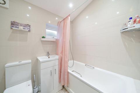 17 Credon Road, London, E13 9BS