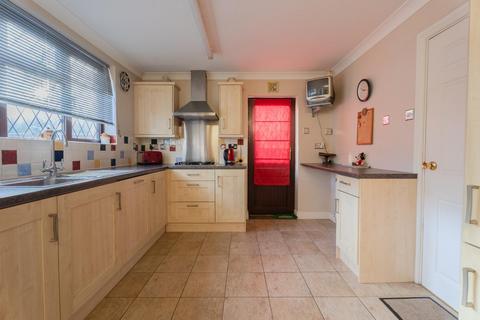 2 bedroom detached house for sale, Caswell Road, Gospel End