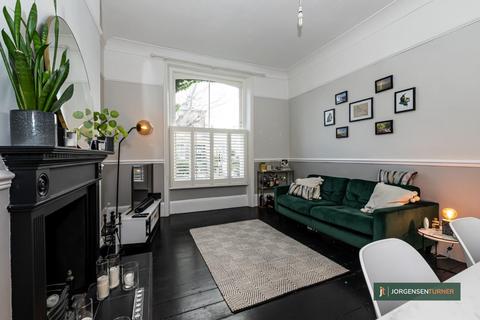 1 bedroom flat for sale, Coningham Road, Shepherds Bush, London, W12 8BU