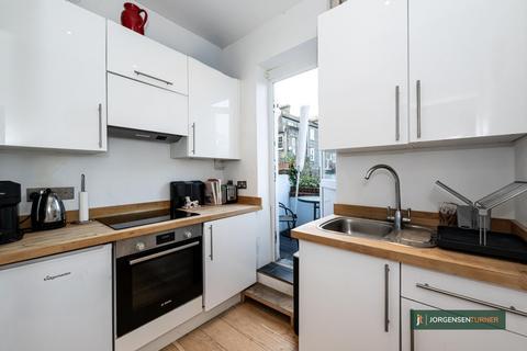 1 bedroom flat for sale, Coningham Road, Shepherds Bush, London, W12 8BU