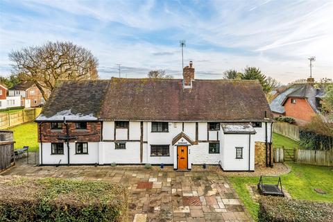 5 bedroom detached house for sale, Meldrum Close, Oxted