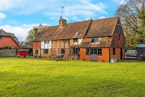 5 bedroom detached house for sale, Meldrum Close, Oxted