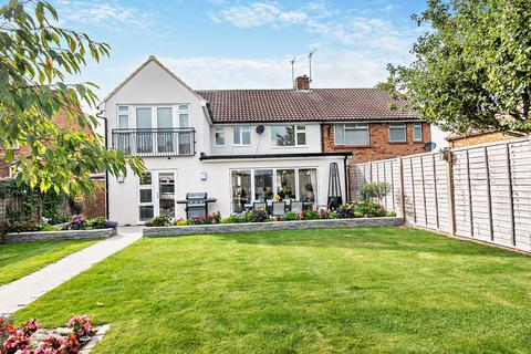 14 Cawcott Drive, Windsor, SL4 5PU