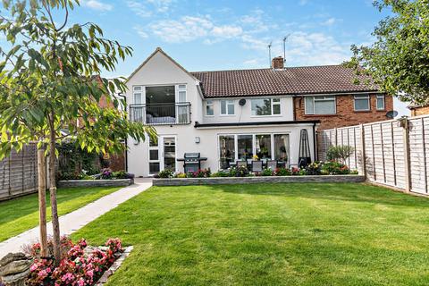 14 Cawcott Drive, Windsor, SL4 5PU