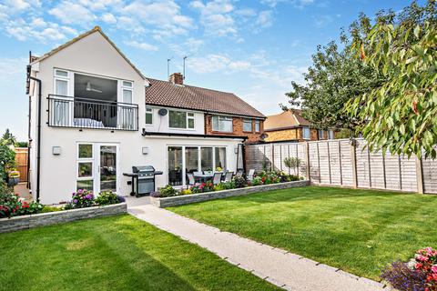 14 Cawcott Drive, Windsor, SL4 5PU
