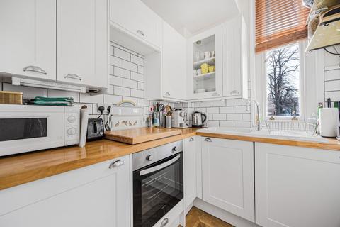 Flat 5, 20 Clarence Square, Cheltenham, GL50 4JP