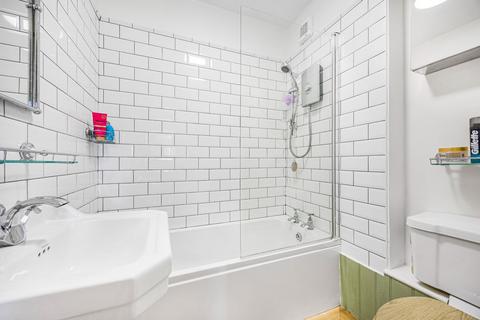 Flat 5, 20 Clarence Square, Cheltenham, GL50 4JP
