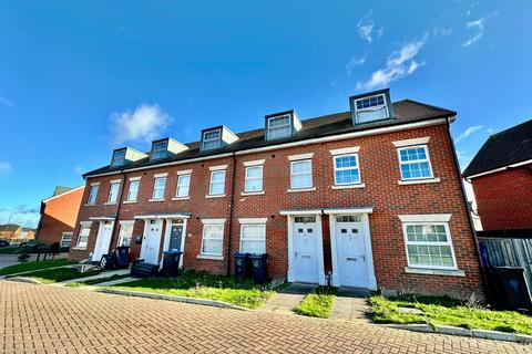 3 bedroom semi-detached house to rent, Margate CT9