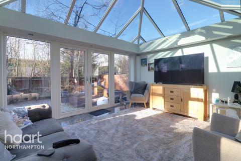 4 bedroom detached house to rent, Woodlands, Northampton