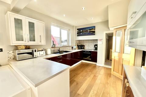 3 bedroom semi-detached house for sale, Sunderland Road Villas, Heworth, NE10