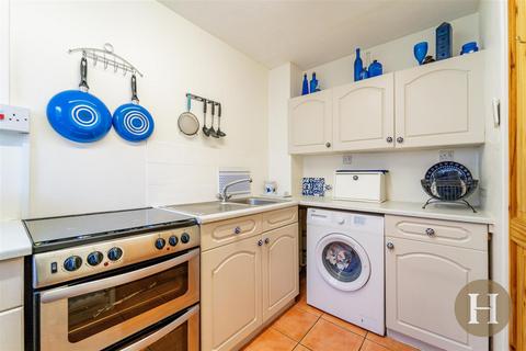 15 Fredas Grove, Harborne, Birmingham, B17 0SY