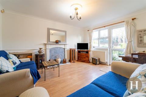 15 Fredas Grove, Harborne, Birmingham, B17 0SY
