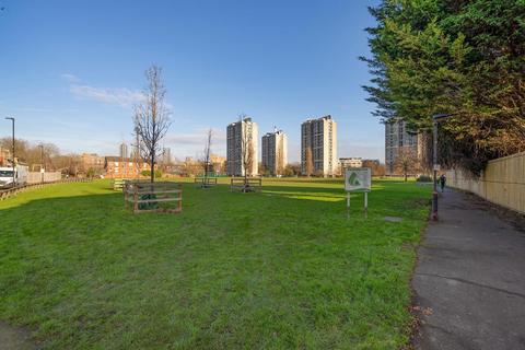 2 bedroom flat for sale, Ellis Terrace, London SE11