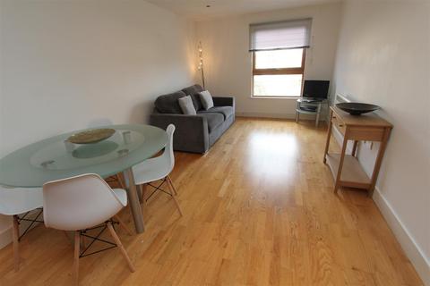 2 bedroom flat to rent, Magellan House, Leeds Dock