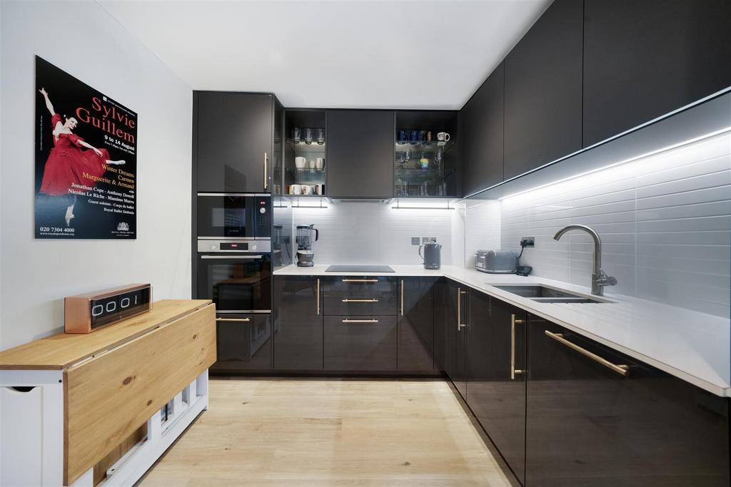 Kitchen (2).jpg