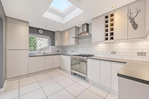 4 bedroom detached house for sale, Westbury Lane, Buckhurst Hill IG9