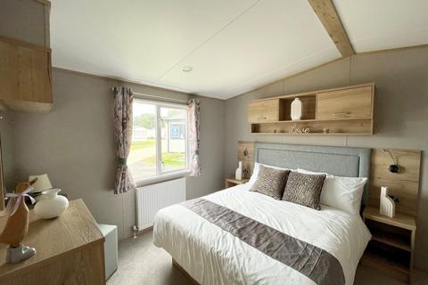 2 bedroom lodge for sale, Broadland Sands Holiday Park