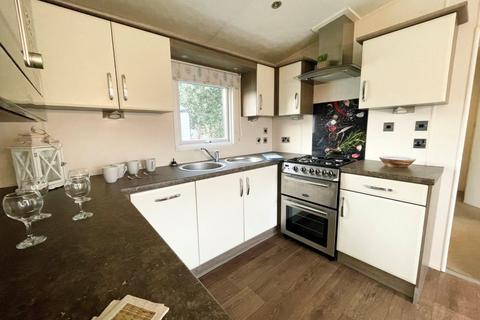 2 bedroom lodge for sale, Broadland Sands Holiday Park