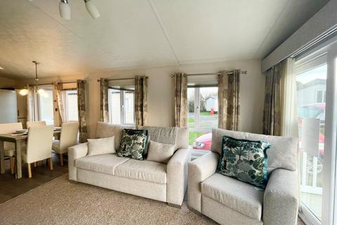 2 bedroom lodge for sale, Broadland Sands Holiday Park